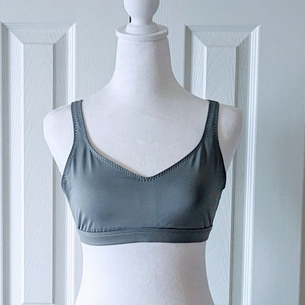 VICTORIA SPORT Bra, Women's Size M,  Grey NWOT
